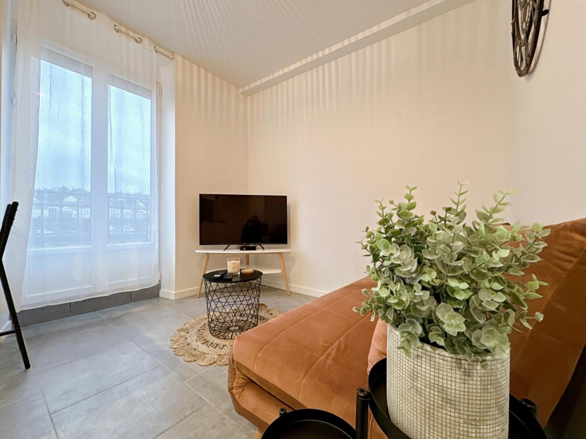 Le Cosy Lagny - Appartement Cosy Avec Balcon Vue Sur Marne Luaran gambar